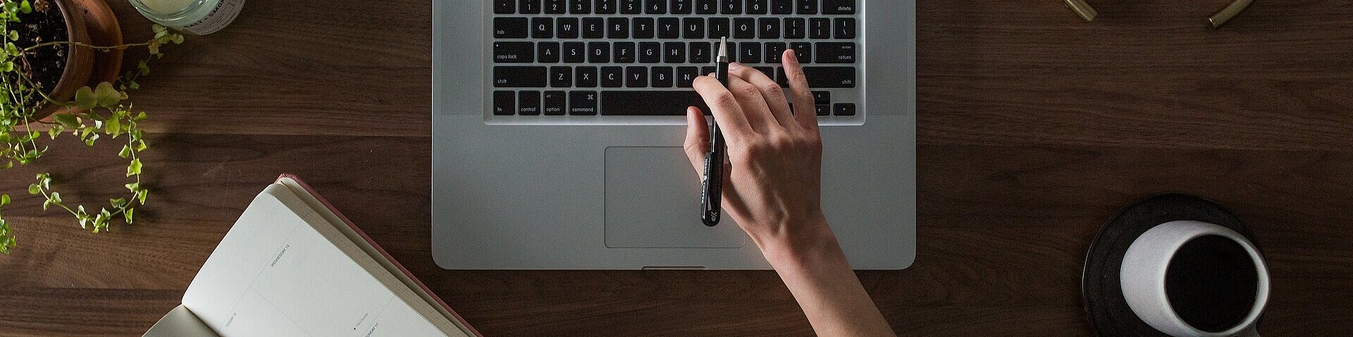 Laptop, Notizen, Training, Fortbildung, Remote 