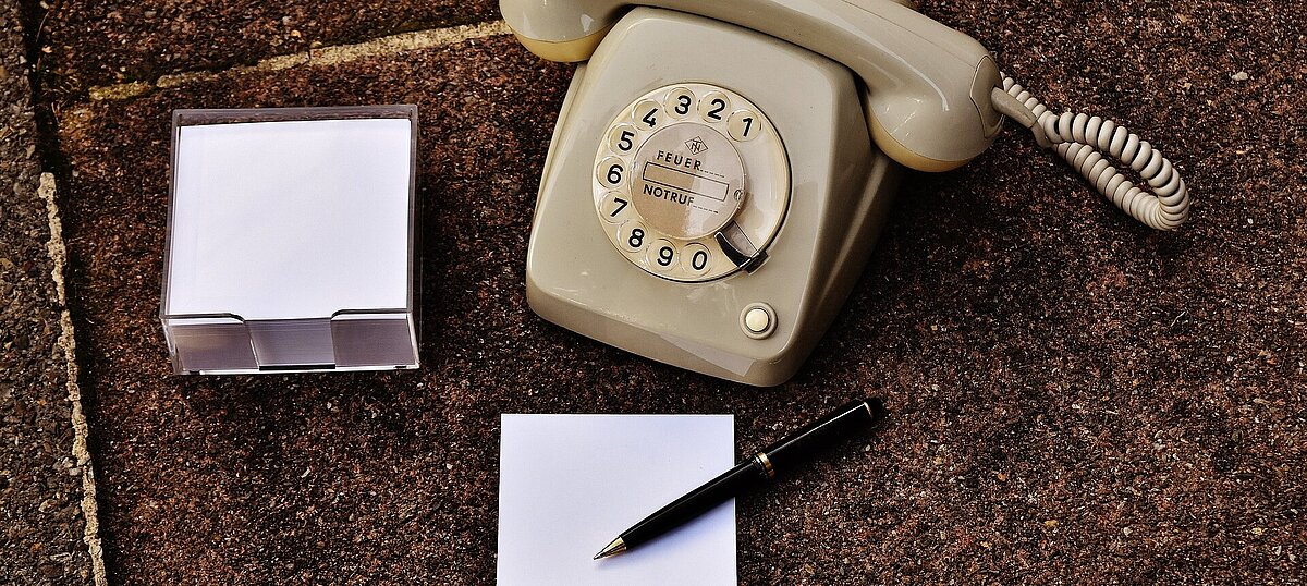 Persönlicher Kontakt, schriftlich, per E-Mail oder telefonisch